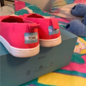 Toms for Girls Raspberry Canvas